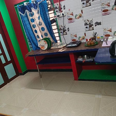 Blue Waves Homestay 퐁디셰리 외부 사진