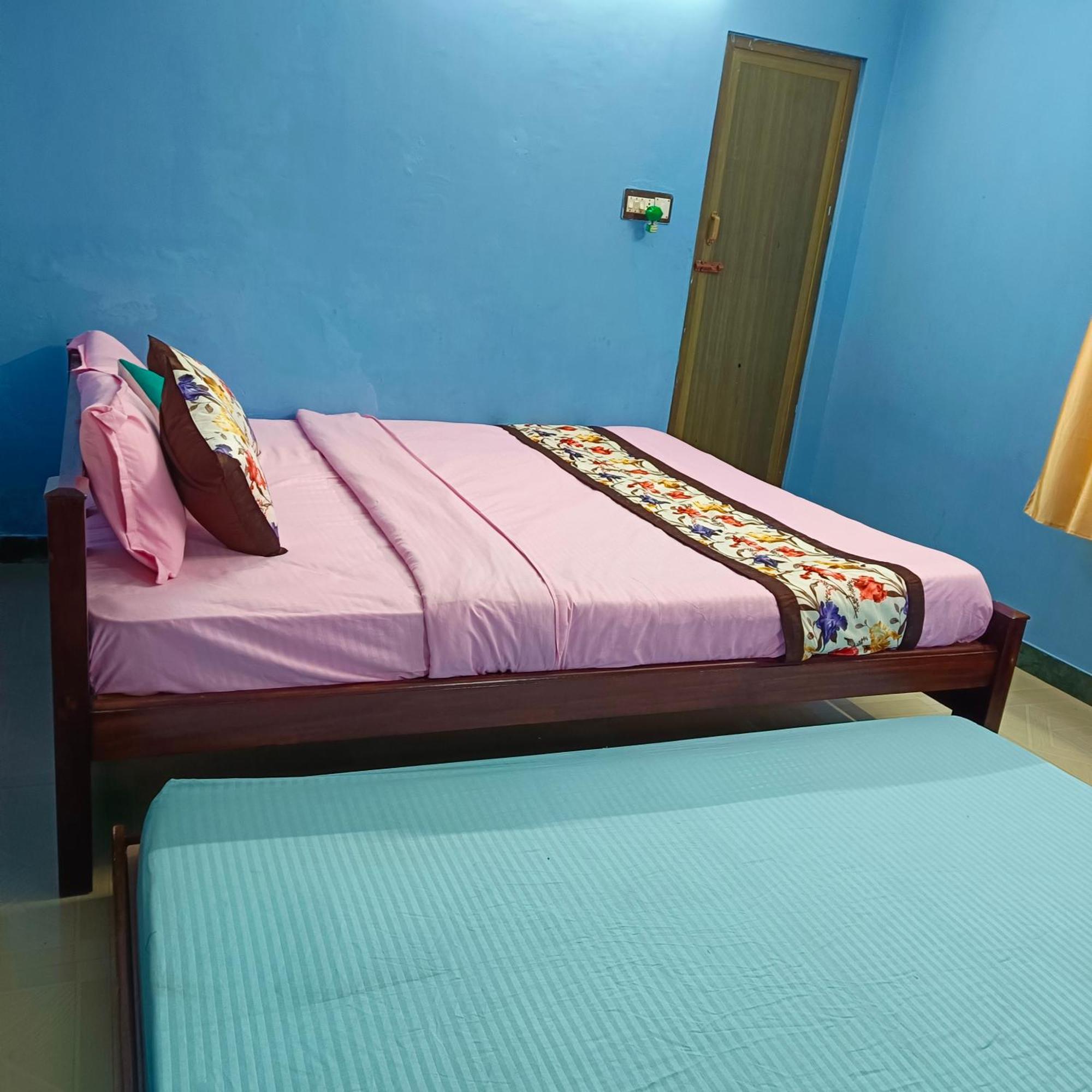 Blue Waves Homestay 퐁디셰리 외부 사진