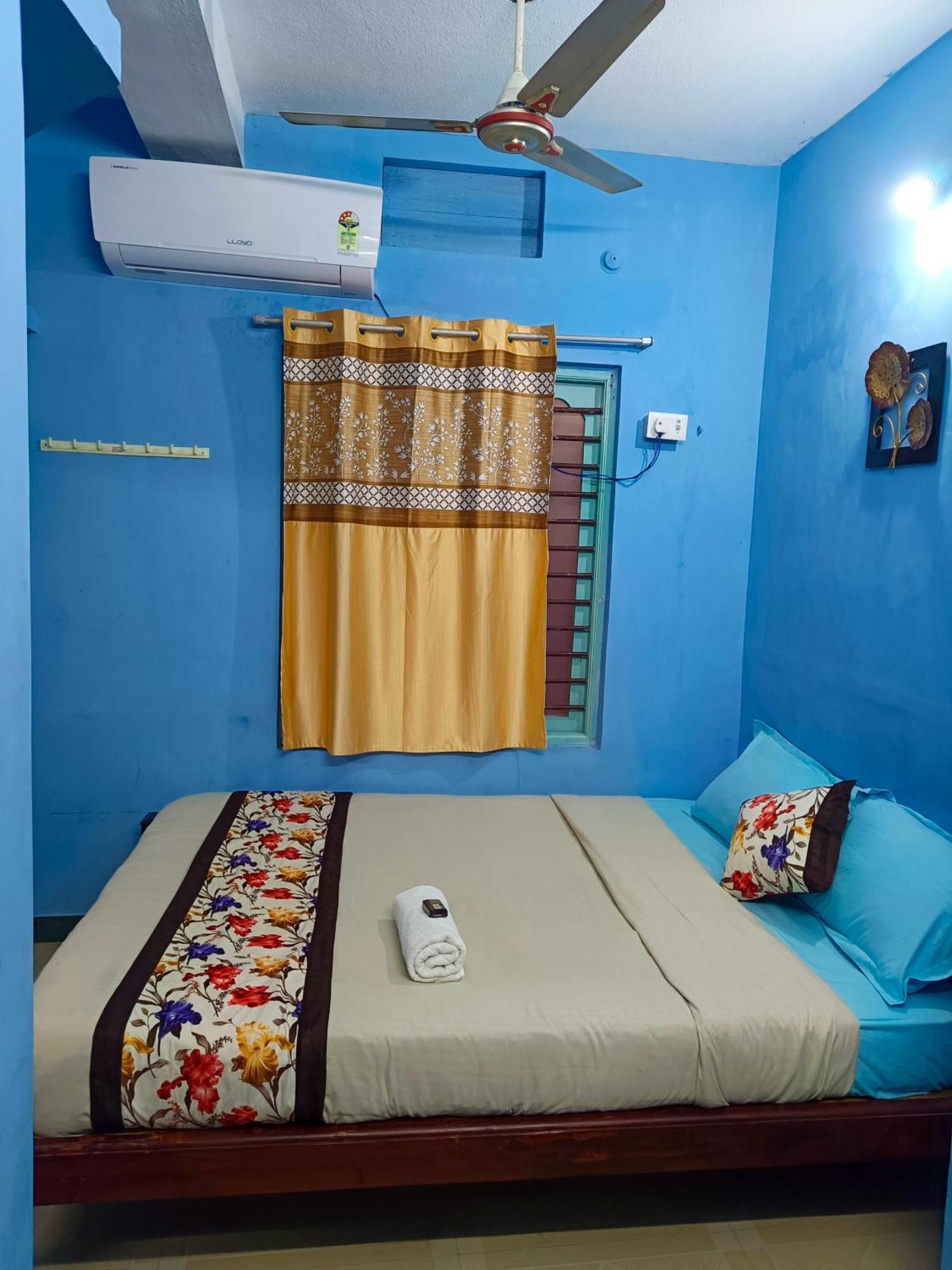 Blue Waves Homestay 퐁디셰리 외부 사진