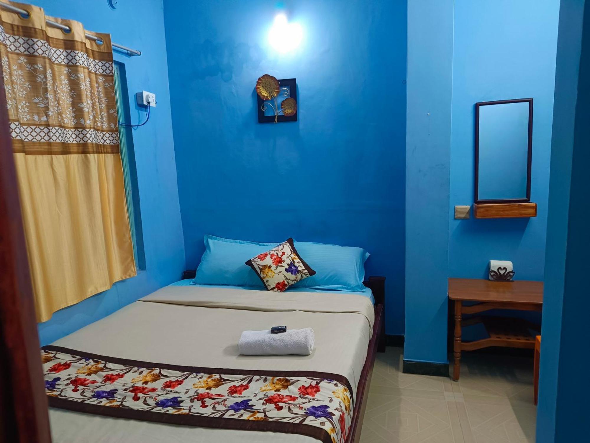 Blue Waves Homestay 퐁디셰리 외부 사진